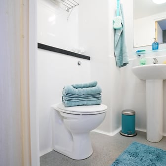 Bronze En Suite - Image 4